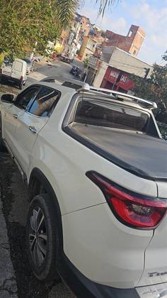 FIAT TORO 2.0 16V TURBO DIESEL VOLCANO 4WD AT9 FIAT TORO 2.0 16V TURBO DIESEL VOLCANO 4WD AT9